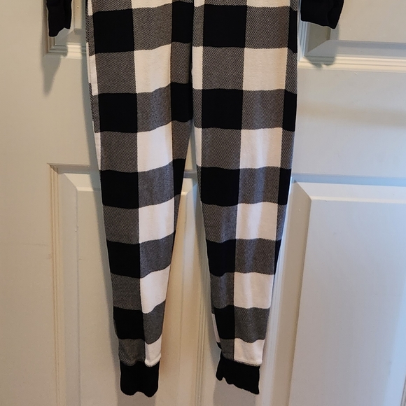 2 Old Navy Black Buffalo Plaid Pj's. Unisex Size 10. One NWT. One Worn few times - Picture 13 of 13